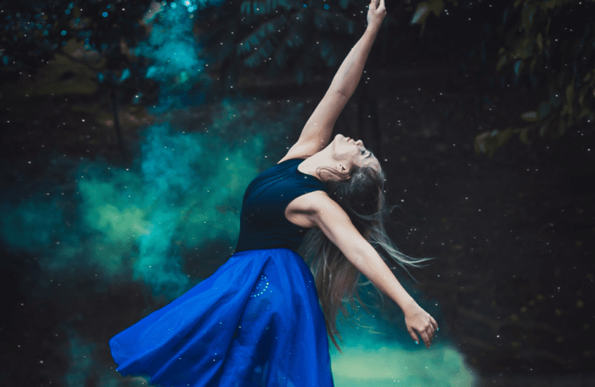 bailando bajo la llluvia